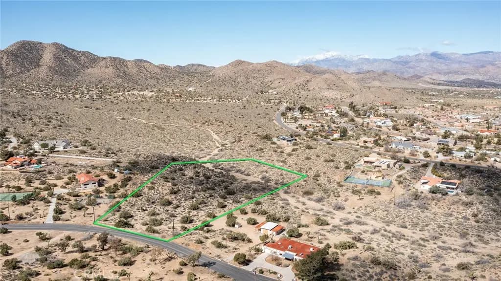 9486 Carmelita Circle, Yucca Valley, CA — listing photo 1