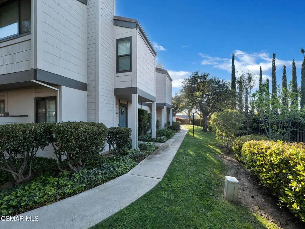 6442 Twin Circle Lane 6, Simi Valley, CA — listing photo 1