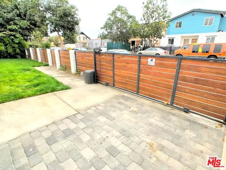 1121 W 39th Place, Los Angeles, CA — listing photo 1
