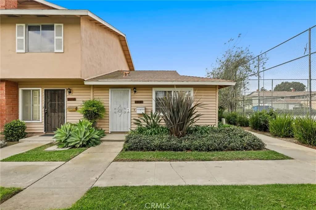 15940 Silvertip Court, Fountain Valley, CA — listing photo 1