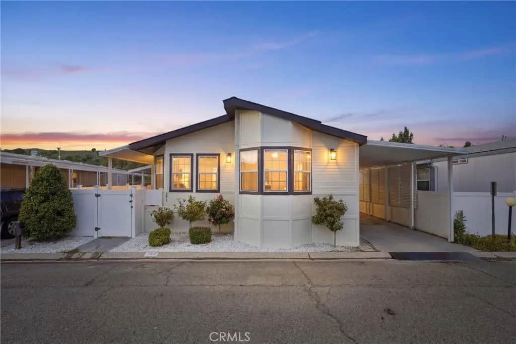 4901 Green River 288, Corona, CA — listing photo 1