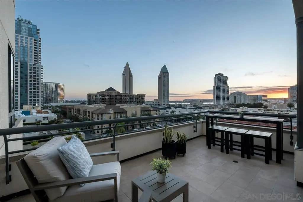 700 Front St 605, San Diego, CA — listing photo 1