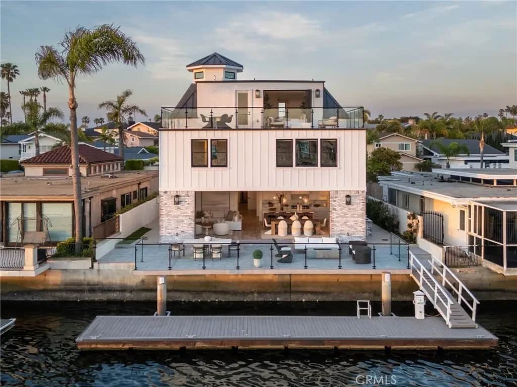 17007 Edgewater Lane, Huntington Beach, CA — listing photo 1