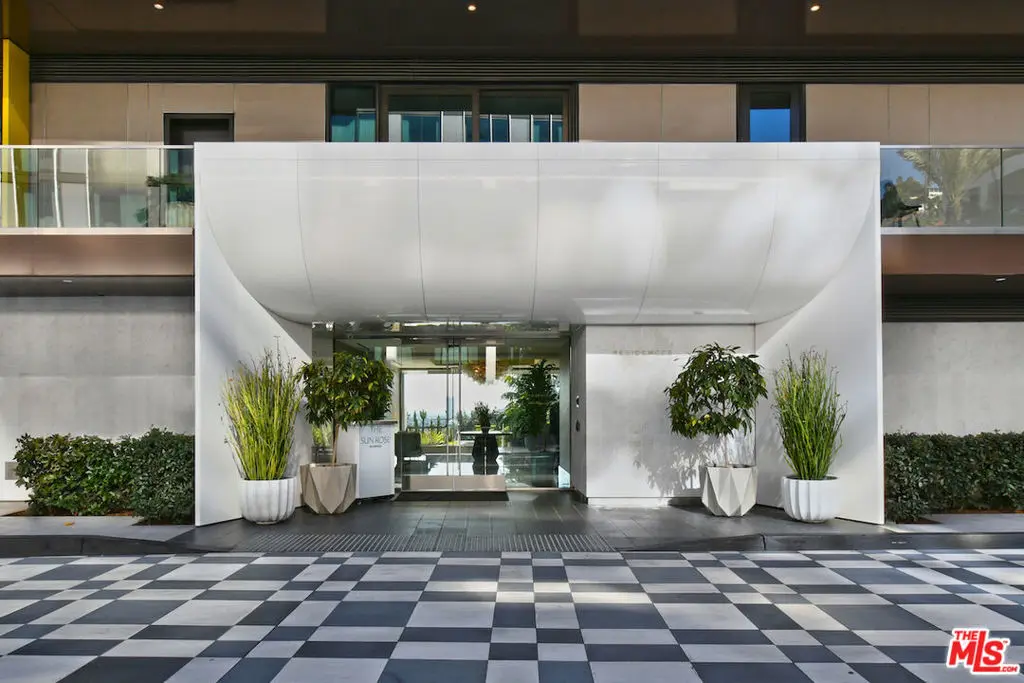 8420 W Sunset Boulevard 403, West Hollywood, CA — listing photo 1
