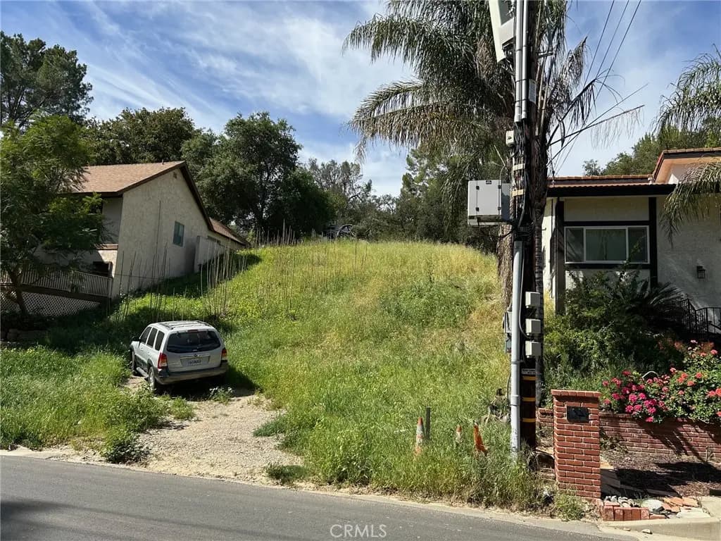 4339 Canoga Avenue, Woodland Hills, CA — listing photo 1