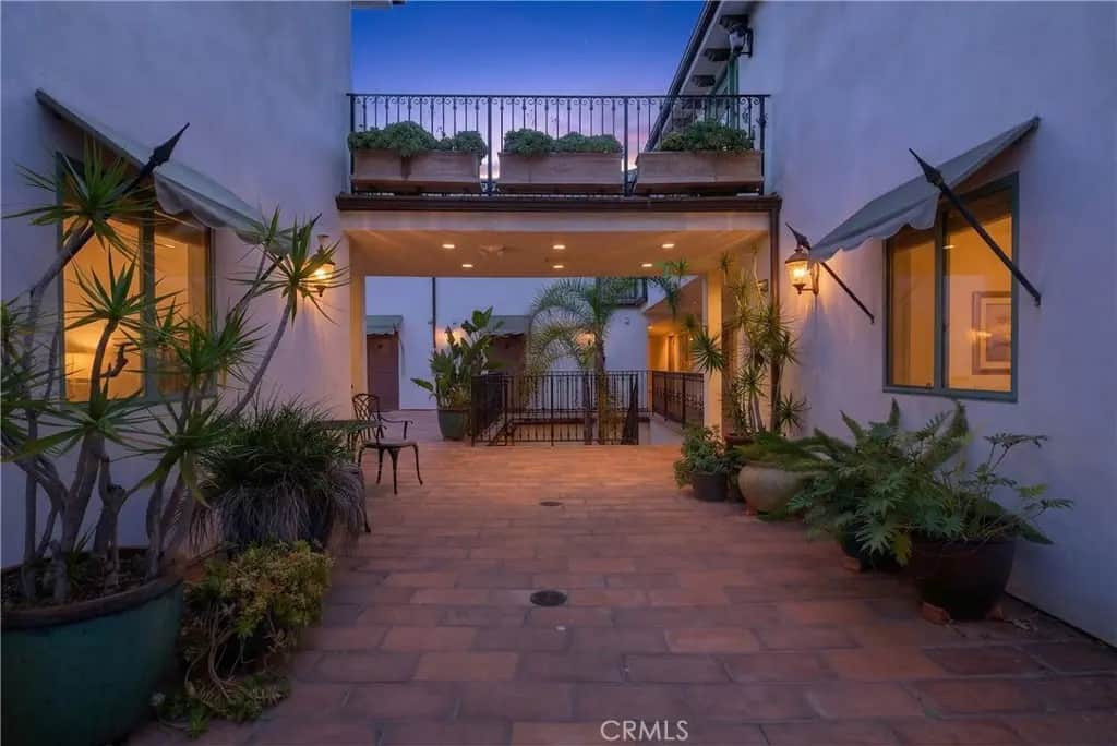 4301 Los Feliz 12, Los Angeles, CA — listing photo 1