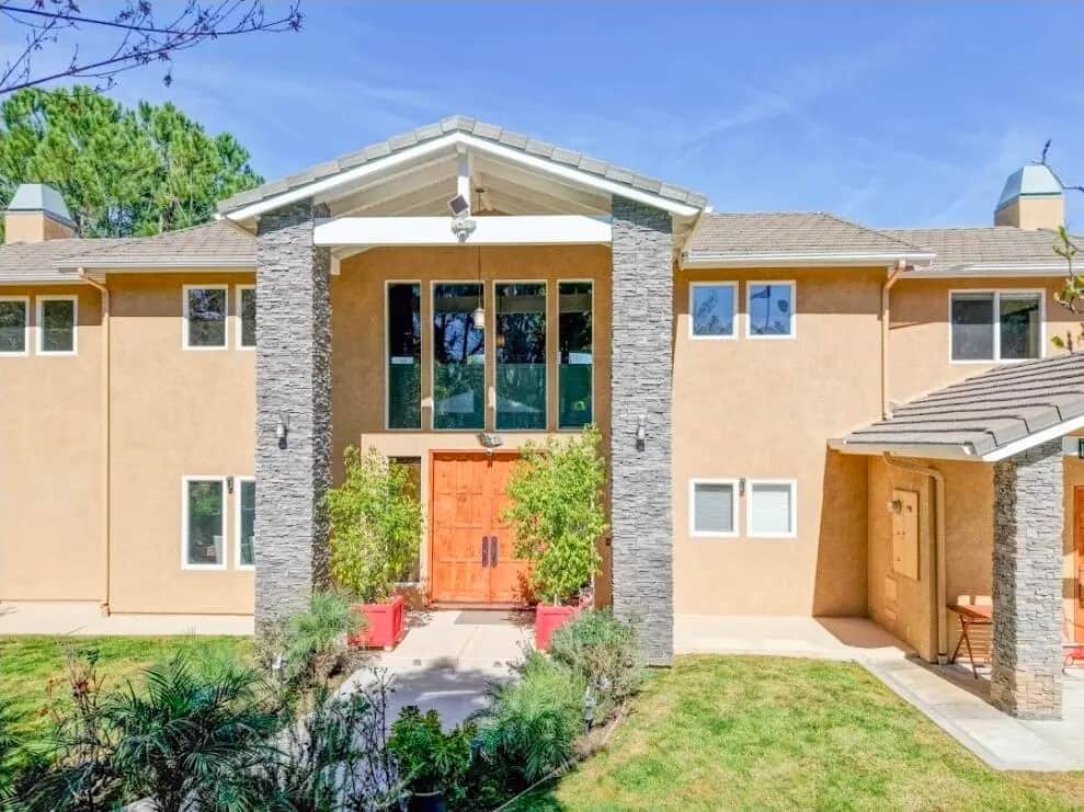 1377 Knoll Road #B, Redlands, CA — listing photo 1