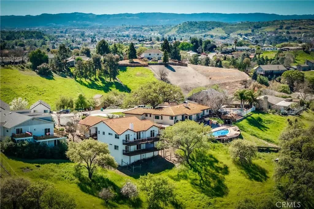 731 Renate Way, Paso Robles, CA — listing photo 1