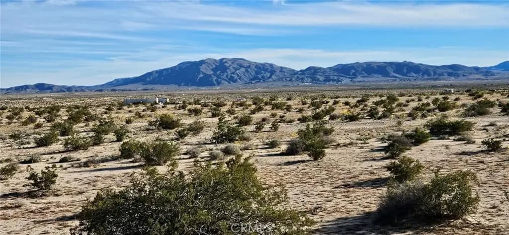 801 Valle Vista Rd., 29 Palms, CA — listing photo 1