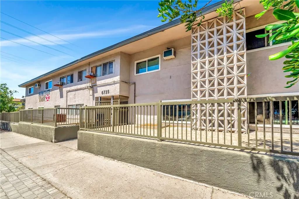 6735 Elmer 9, North Hollywood, CA — listing photo 1