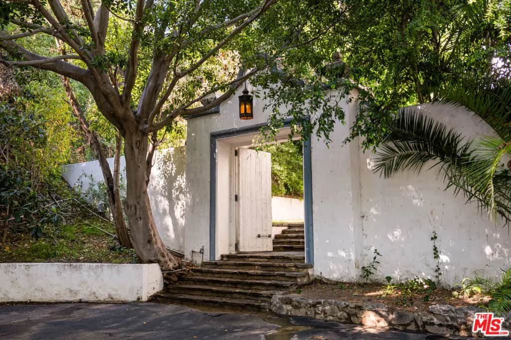 1196 Brooklawn Drive, Los Angeles, CA — listing photo 1