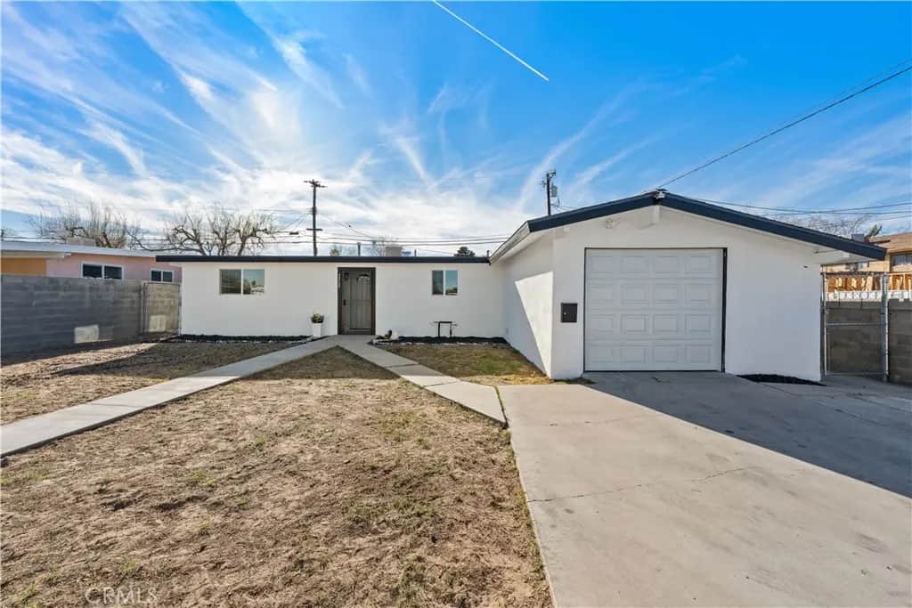 44745 3rd E, Lancaster, CA — listing photo 1