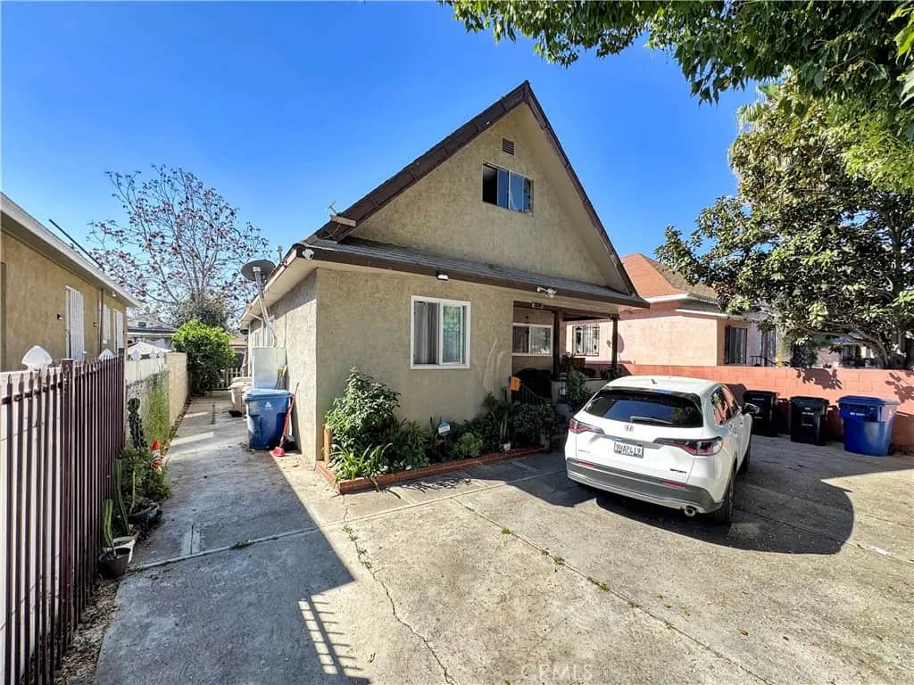 1208 E 34th Street, Los Angeles, CA — listing photo 1