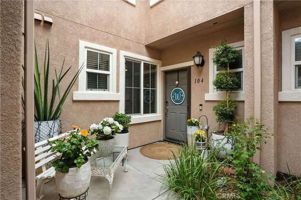 15636 Vista Way 104, Lake Elsinore, CA — listing photo 1