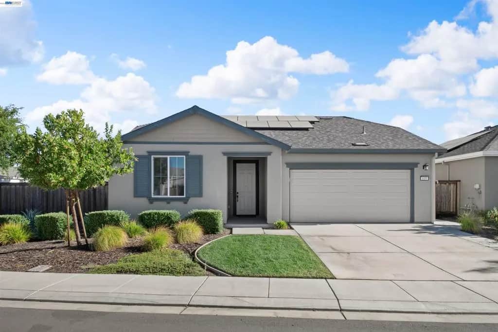 619 Heathridge Street, Manteca, CA — listing photo 1