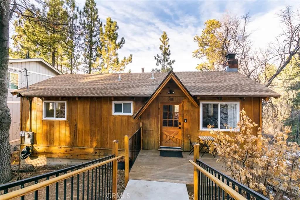 860 Villa Grove Ave, Big Bear City, CA — listing photo 1