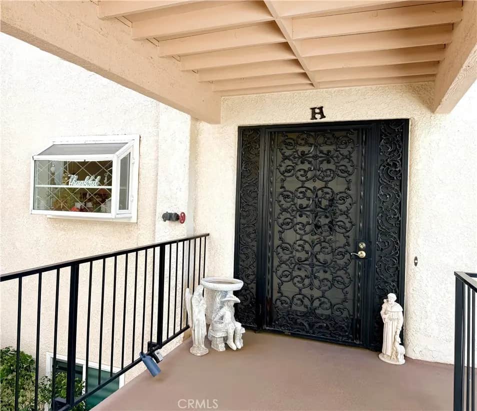 5519 Paseo Del Lago E 2H, Laguna Woods, CA — listing photo 1