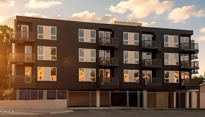 18900 Parthenia Street 401, Northridge, CA — listing photo 1