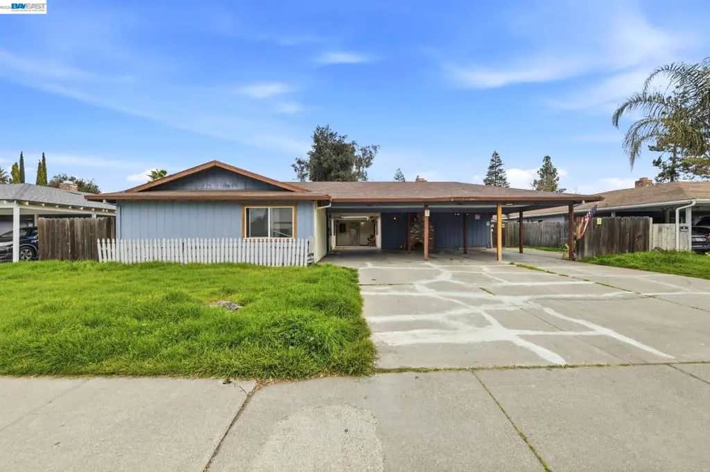 8120 Tam O Shanter Dr, Stockton, CA — listing photo 1