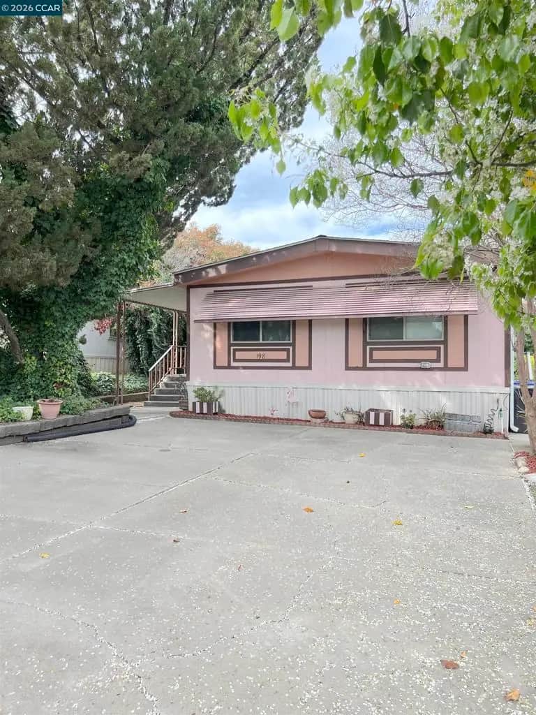 198 Kona Cir, Pittsburg, CA — listing photo 1
