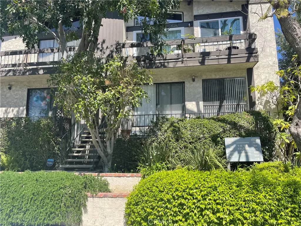 1818 Kelton Avenue 101, Los Angeles, CA — listing photo 1