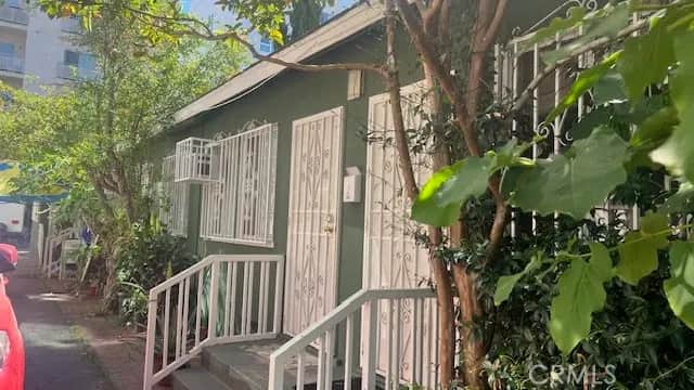 1028 S Kenmore, Los Angeles, CA — listing photo 1