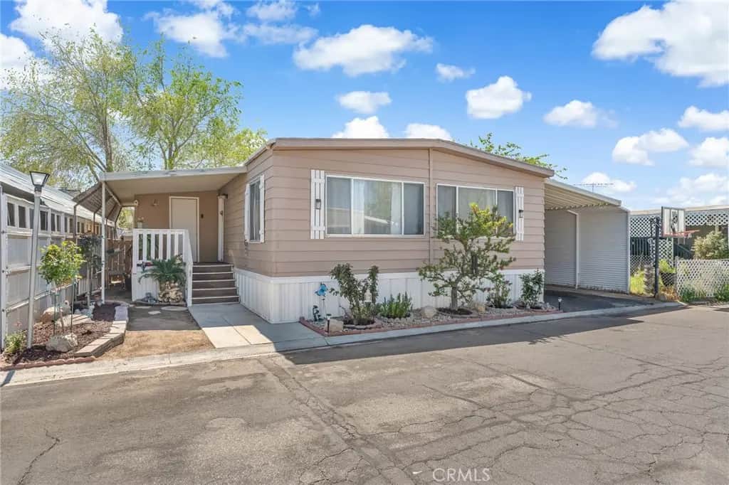 1301 E Ave I 148, Lancaster, CA — listing photo 1