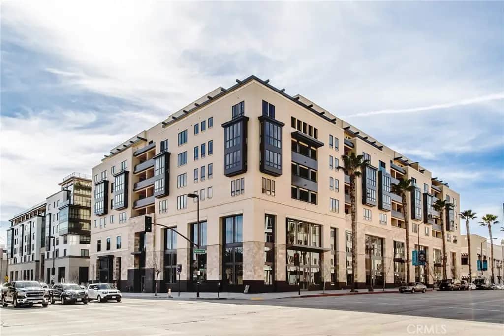 39 S Los Robles Avenue 3006, Pasadena, CA — listing photo 1