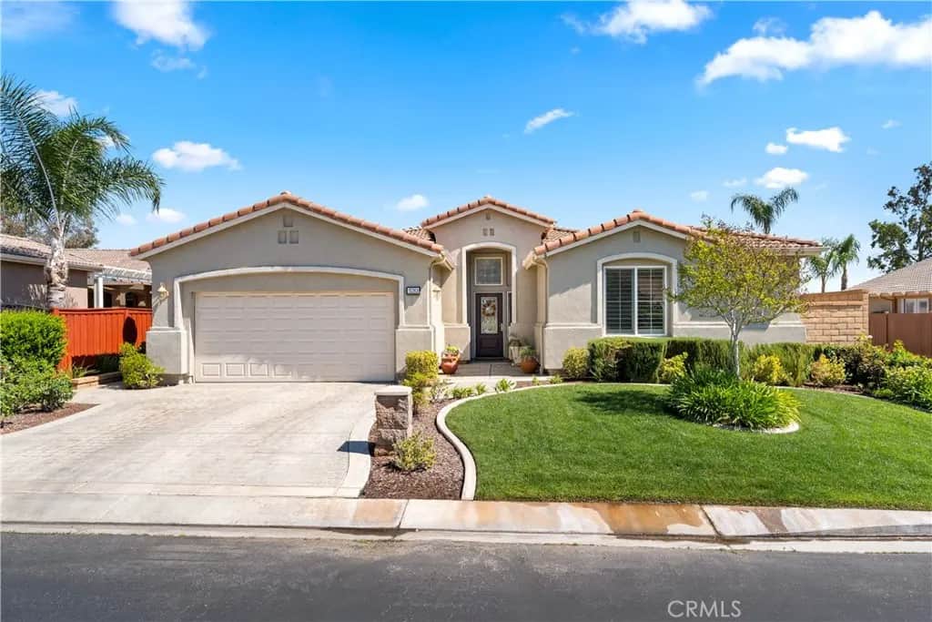 520 Olazabal, Hemet, CA — listing photo 1