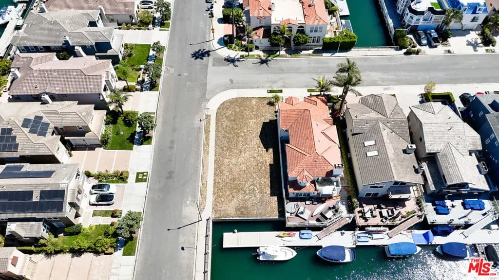 2001 Peninsula Drive, Oxnard, CA — listing photo 1