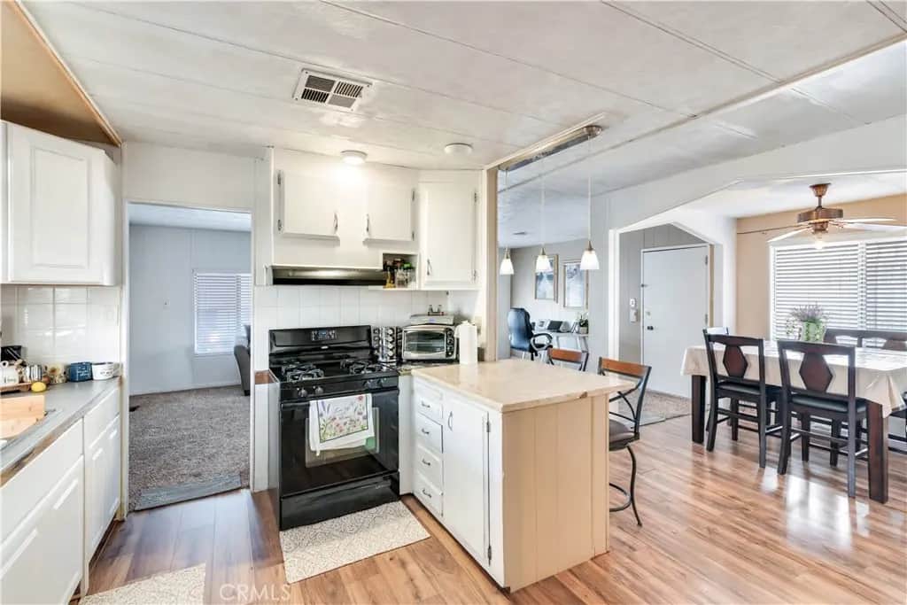 26871 Alessandro Blvd 106, Moreno Valley, CA — listing photo 1