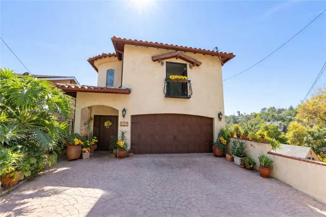 633 Sunnyhill Drive, Los Angeles, CA — listing photo 1