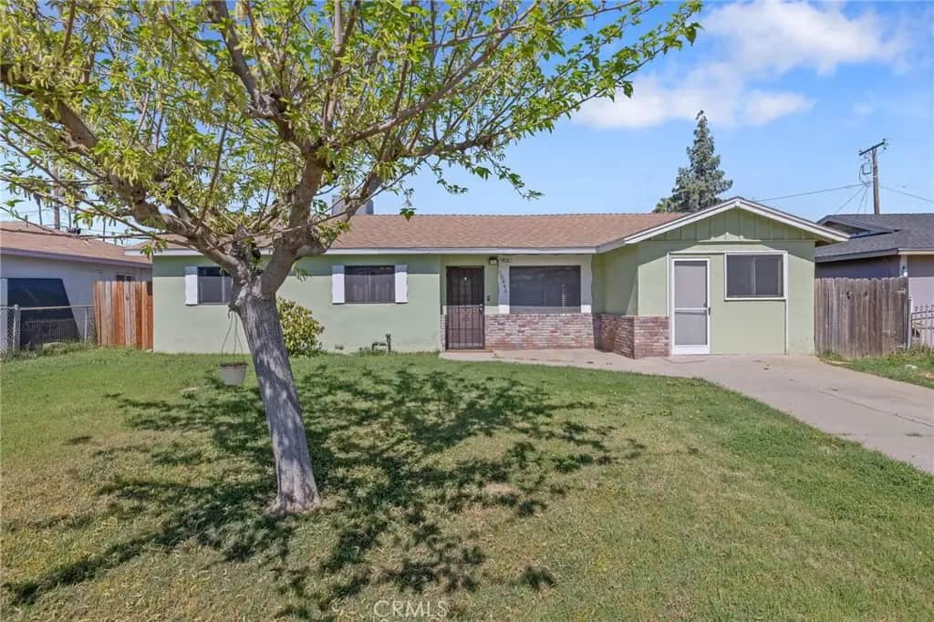 10840 Beverly Drive, Hanford, CA — listing photo 1