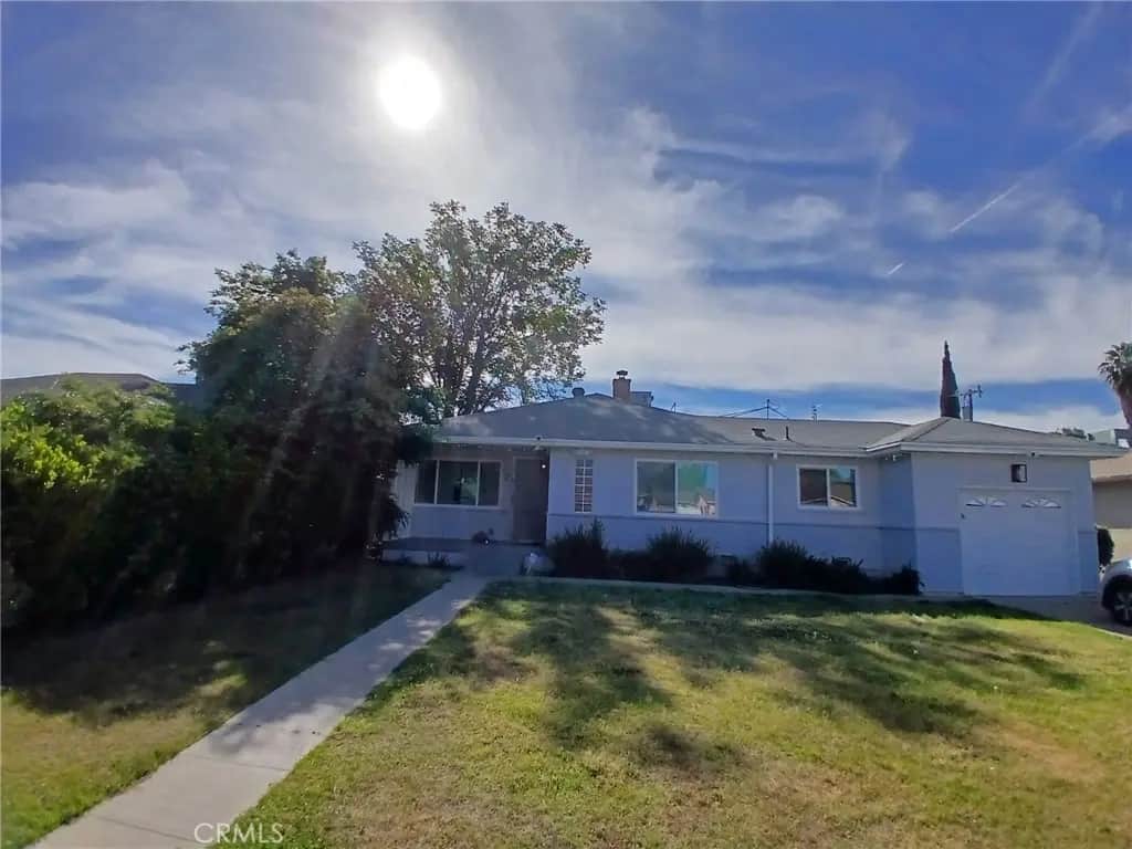 2125 Sacramento Street, Bakersfield, CA — listing photo 1