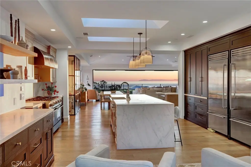 4 S Vista De La Luna, Laguna Beach, CA — listing photo 1