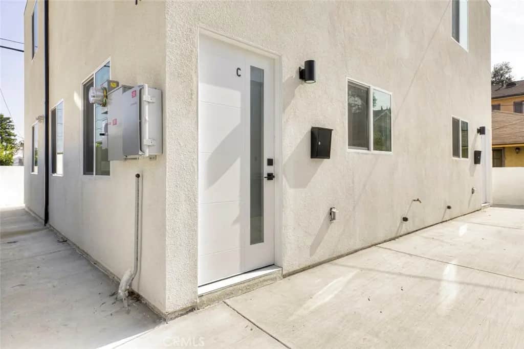 1070 Allen Avenue C, Glendale, CA — listing photo 1