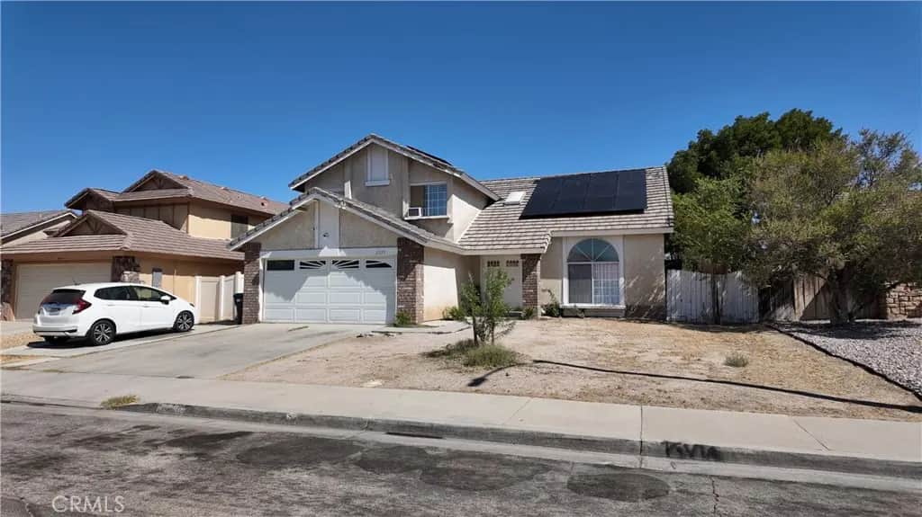 2335 Langhorn, Lancaster, CA — listing photo 1
