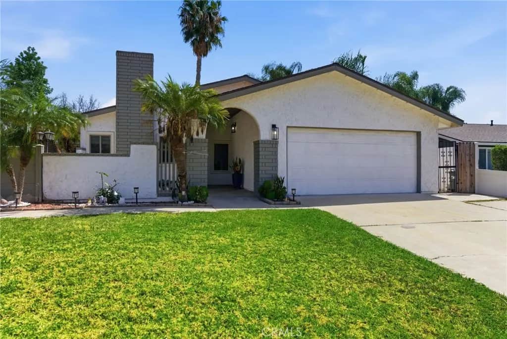 1019 Meadowview Court, Corona, CA — listing photo 1