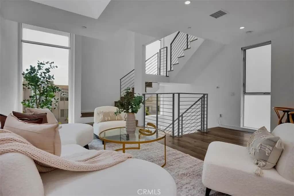 6919 Knowlton Place, Los Angeles, CA — listing photo 1