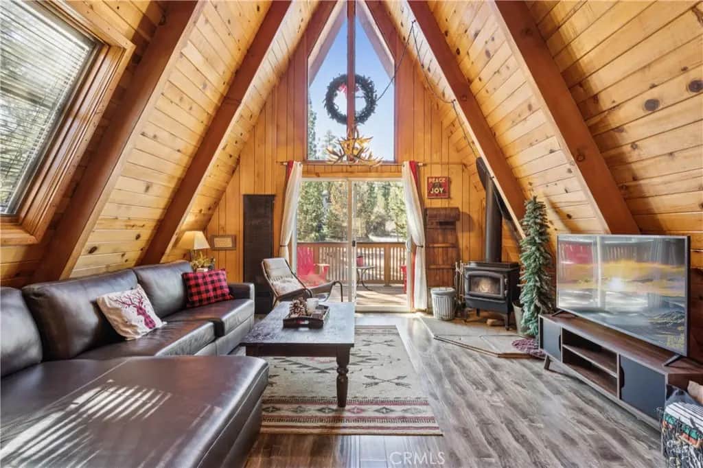 101 W Rainbow Boulevard, Big Bear City, CA — listing photo 1