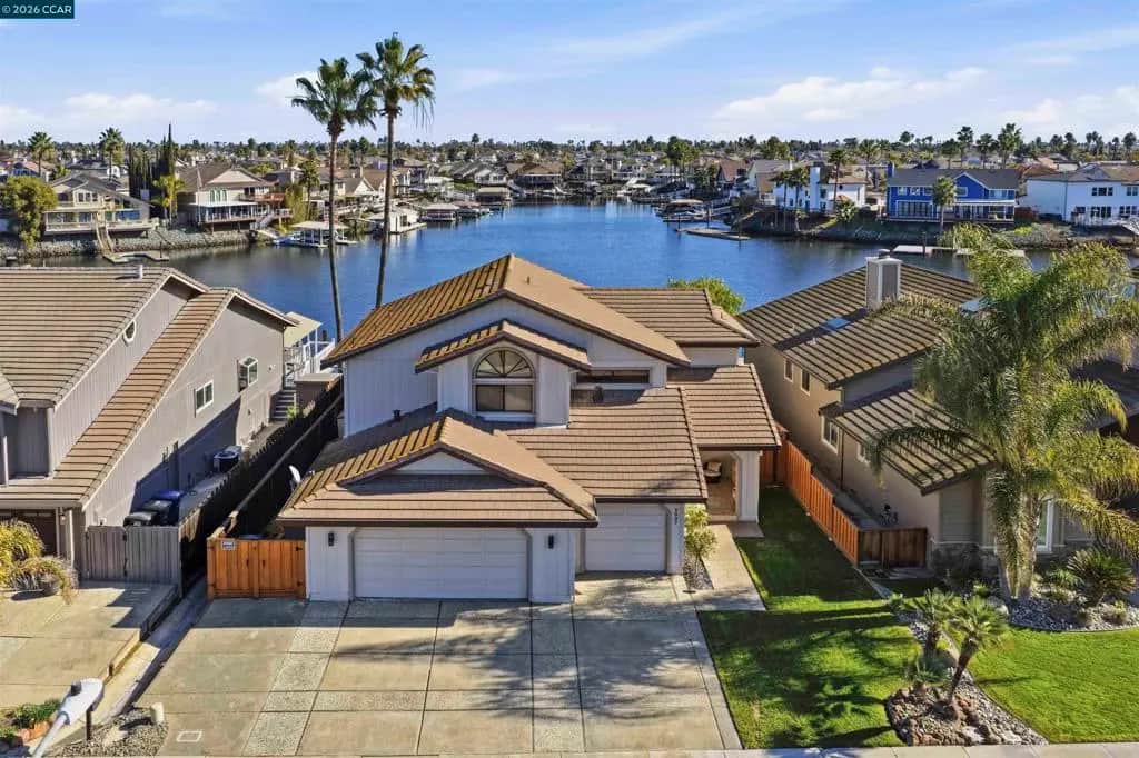 2027 Windward Pt, Discovery Bay, CA — listing photo 1