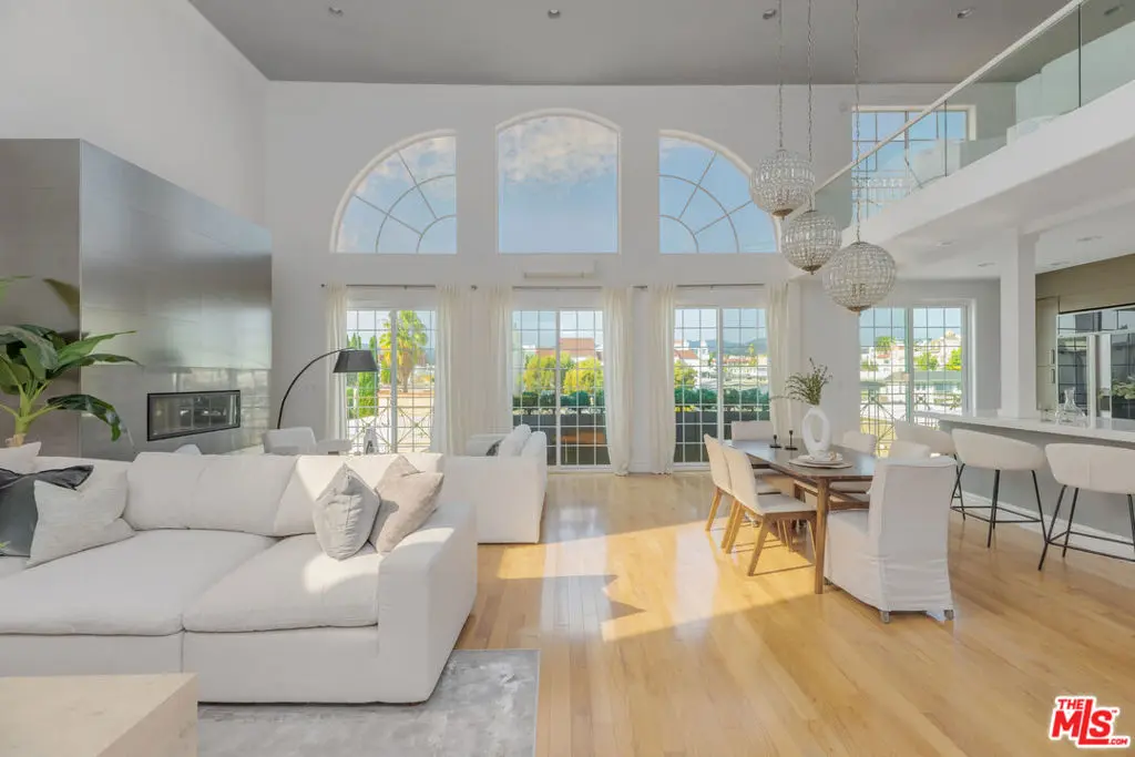 11723 Goshen Avenue 302, Los Angeles, CA — listing photo 1