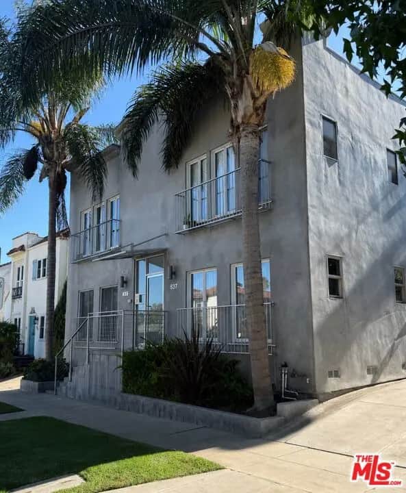 635 N Windsor Boulevard, Los Angeles, CA — listing photo 1