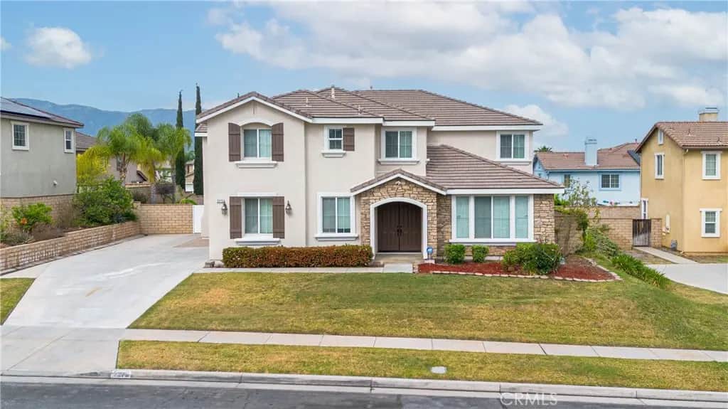 2272 Mary Clare Street, Corona, CA — listing photo 1