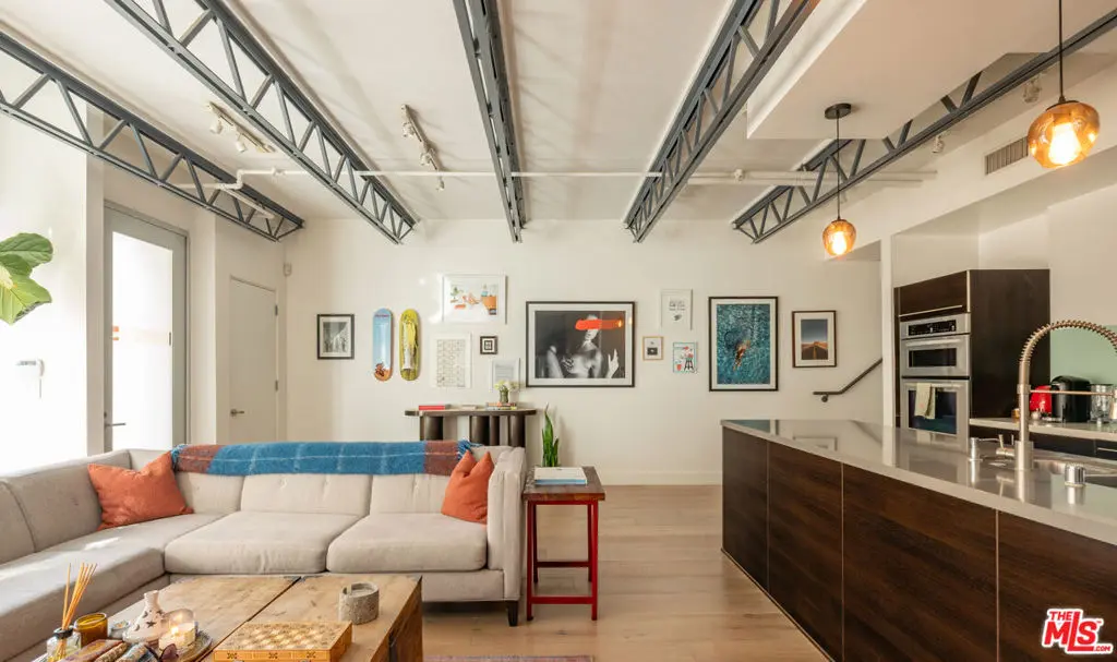 1250 N Harper Avenue 411, Los Angeles, CA — listing photo 1