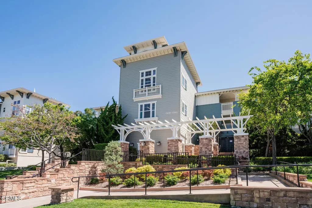 1512 Seabridge Lane, Oxnard, CA — listing photo 1
