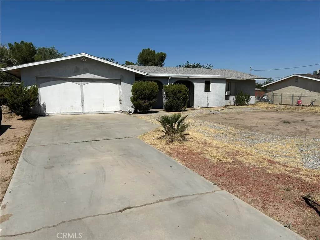 9922 Victor Avenue, Hesperia, CA — listing photo 1