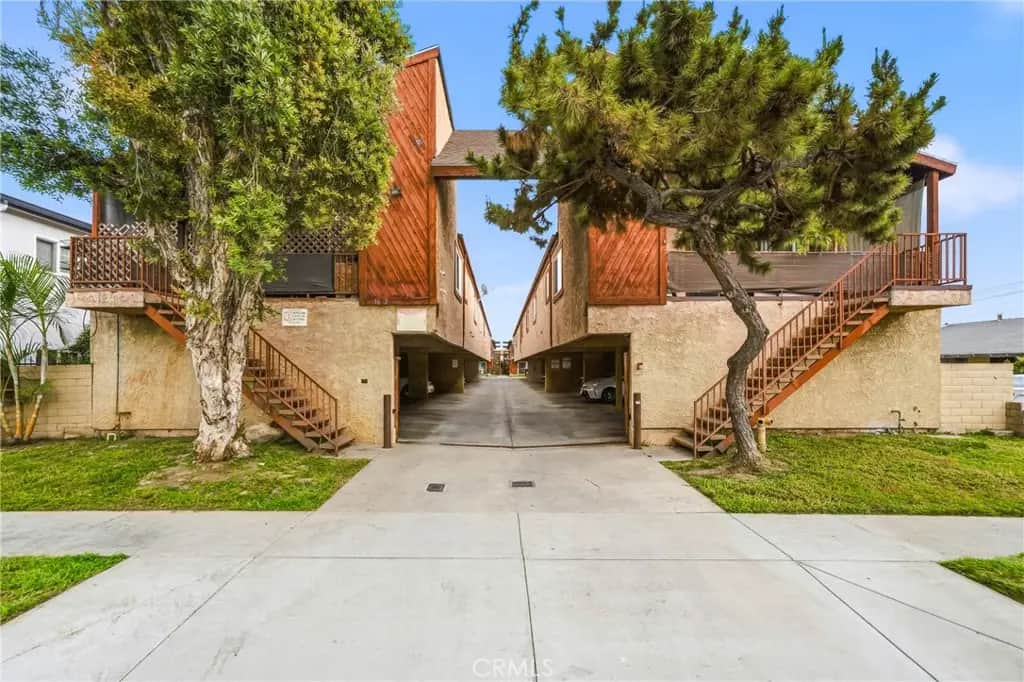 16322 Eucalyptus Avenue 7, Bellflower, CA — listing photo 1