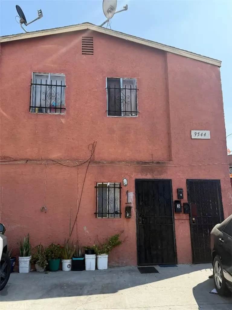 9544 Compton, Los Angeles, CA — listing photo 1