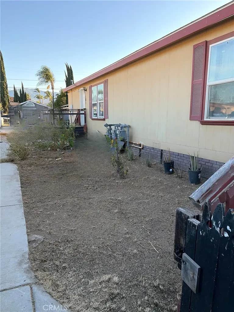 1247 E Street, Corona, CA — listing photo 1